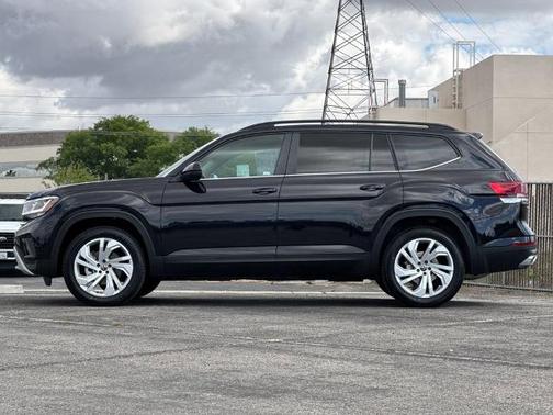 Deep Black Pearl Effect 2023 Volkswagen Atlas 3.6 SE W/ TECHNOLOGY