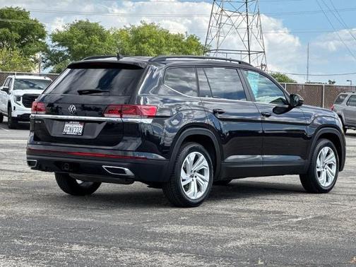 Deep Black Pearl Effect 2023 Volkswagen Atlas 3.6 SE W/ TECHNOLOGY