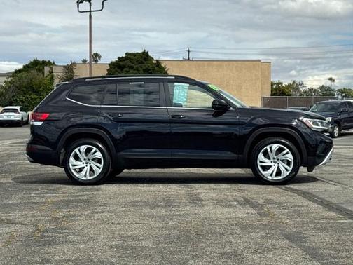 Deep Black Pearl Effect 2023 Volkswagen Atlas 3.6 SE W/ TECHNOLOGY