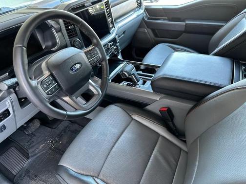 OXFORD WHITE 2025 Ford F-150 LARIAT