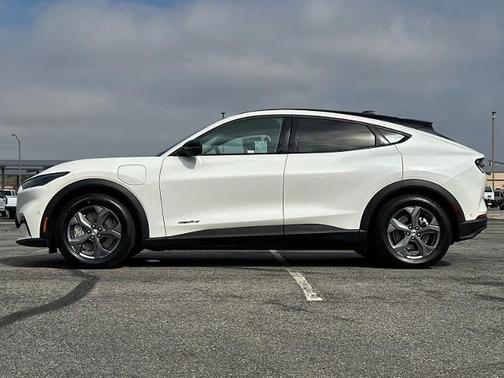 2023 Ford Mustang Mach-E SELECT
