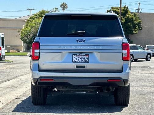 ICONIC SILVER METALLIC 2022 Ford Expedition XLT