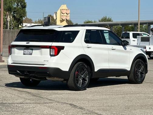 STAR WHITE MET TRI-COAT 2025 Ford Explorer ST-LINE