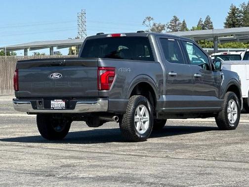 CARBONIZED GRAY METALLIC 2025 Ford F-150 LARIAT