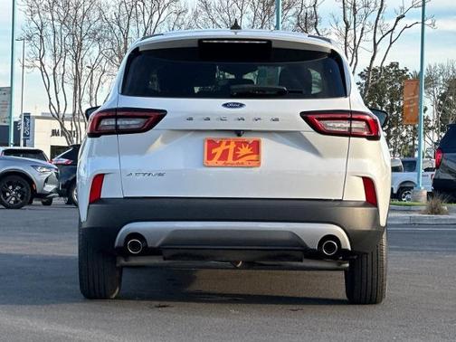 STAR WHITE METALLIC TRI-COA 2023 Ford Escape ACTIVE