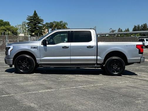 ICONIC SILVER METALLIC 2025 Ford F-150 XLT