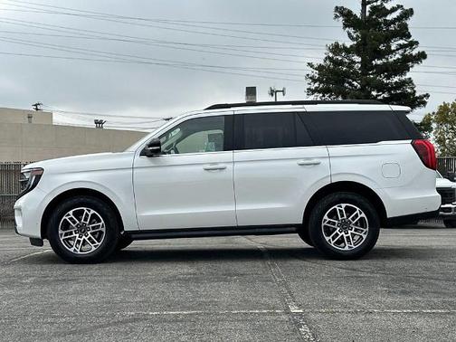 STAR WHITE MET TRI-COAT 2025 Ford Expedition ACTIVE