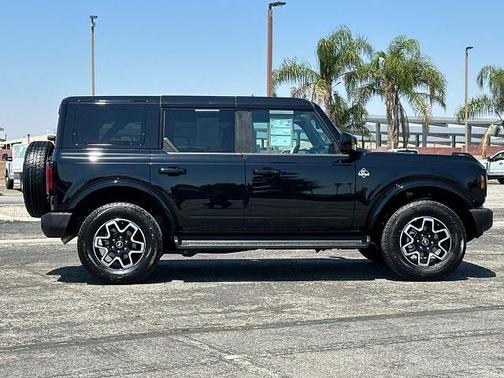 SHADOW BLACK 2025 Ford Bronco OUTER BANKS
