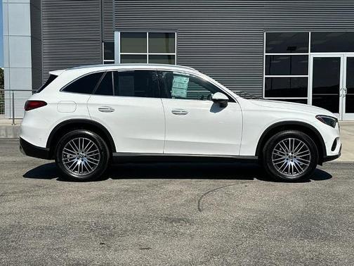 2024 Mercedes-Benz GLC 300 BASE