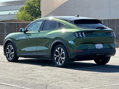 2024 Ford Mustang Mach-E SELECT