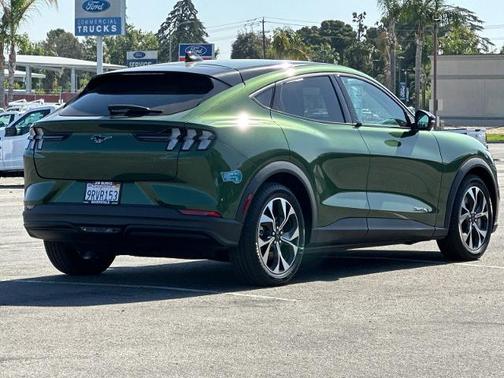 2024 Ford Mustang Mach-E SELECT