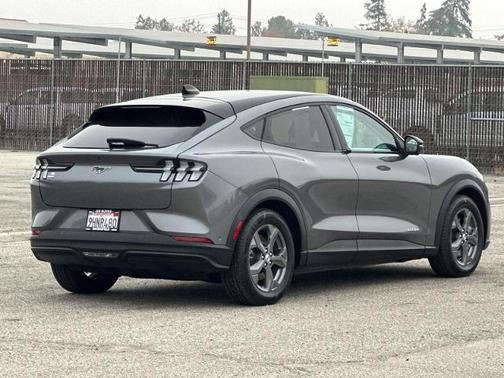 2023 Ford Mustang Mach-E SELECT
