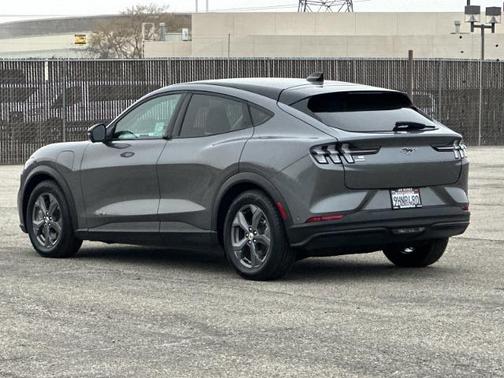 2023 Ford Mustang Mach-E SELECT