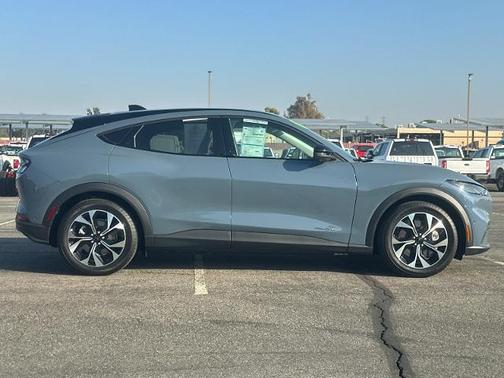 2024 Ford Mustang Mach-E SELECT