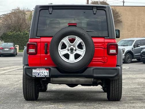 2019 Jeep Wrangler SPORT