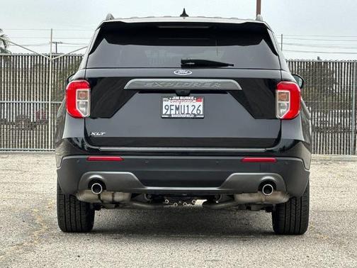 AGATE BLACK METALLIC 2023 Ford Explorer XLT