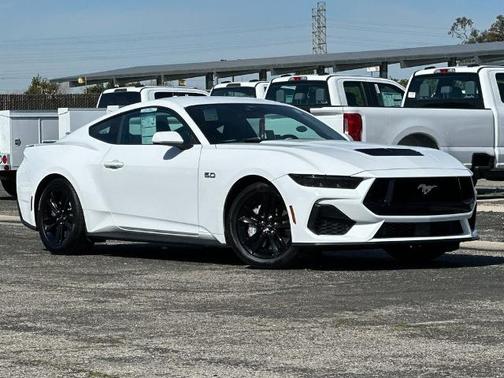 OXFORD WHITE 2025 Ford Mustang GT