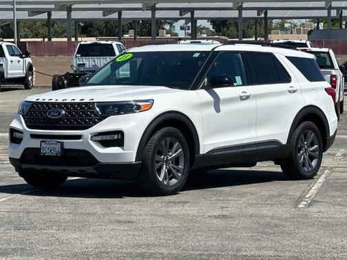 STAR WHITE MET TRI-COAT 2023 Ford Explorer XLT