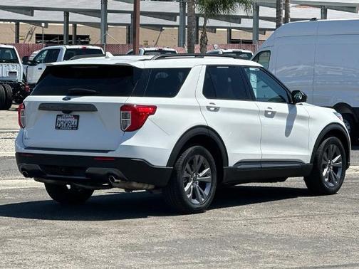 STAR WHITE MET TRI-COAT 2023 Ford Explorer XLT