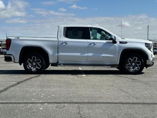 White Frost 2023 GMC Sierra 1500 SLT