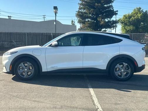 2021 Ford Mustang Mach-E SELECT