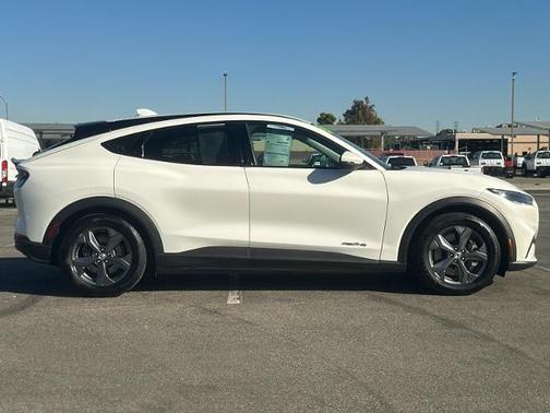 2021 Ford Mustang Mach-E SELECT