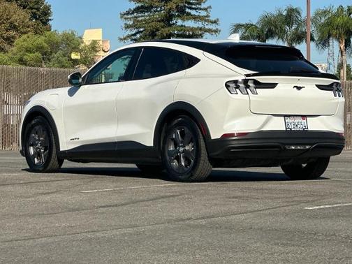 2021 Ford Mustang Mach-E SELECT