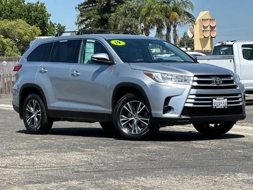 Silver 2019 Toyota Highlander