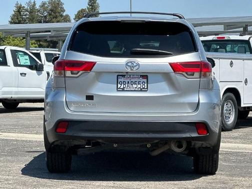 Silver 2019 Toyota Highlander