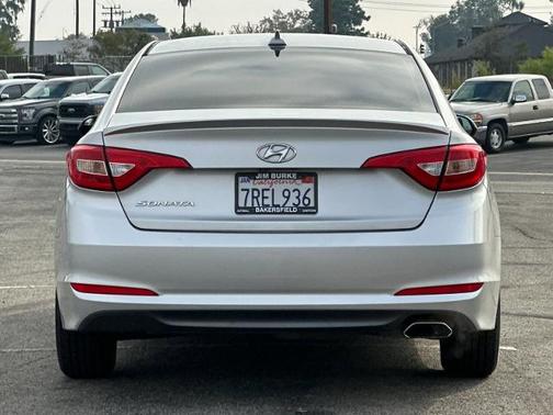 2016 Hyundai SONATA SE