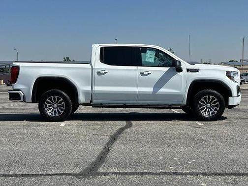 Summit White 2021 GMC Sierra 1500 AT4