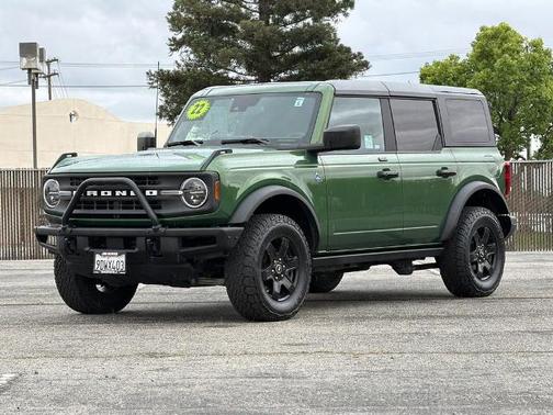 ERUPTION GREEN METALLIC 2022 Ford Bronco