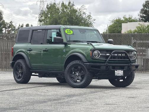 ERUPTION GREEN METALLIC 2022 Ford Bronco