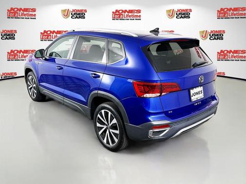 Blue Metallic 2022 Volkswagen Taos 1.5T SE