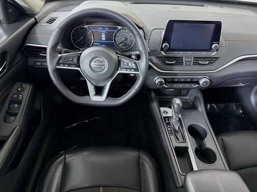 Super Black 2021 Nissan Altima SR FWD