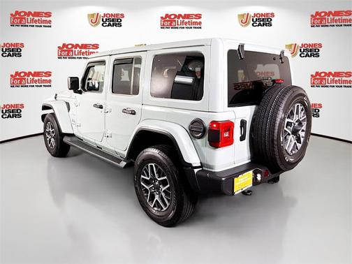 2024 Jeep Wrangler 4-Door Sahara 4x4