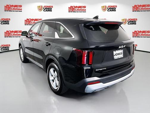 Ebony Black 2025 Kia Sorento LX