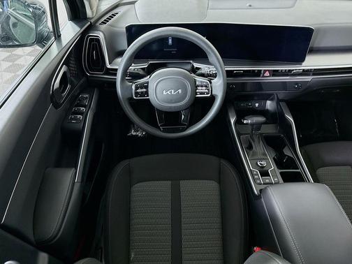 Ebony Black 2025 Kia Sorento LX