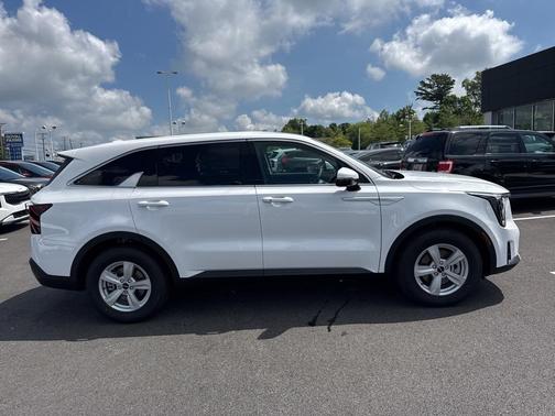 2025 Kia Sorento LX