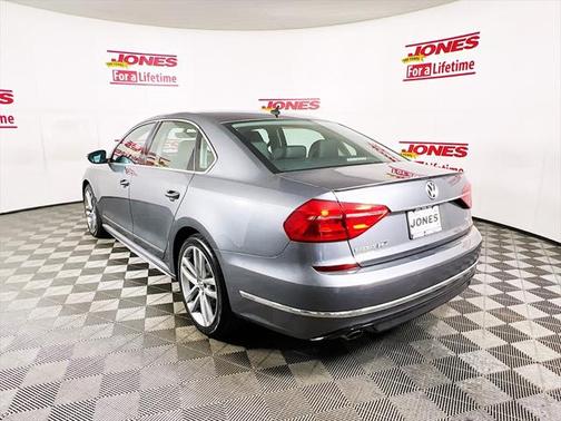 2016 Volkswagen Passat 1.8T R-Line