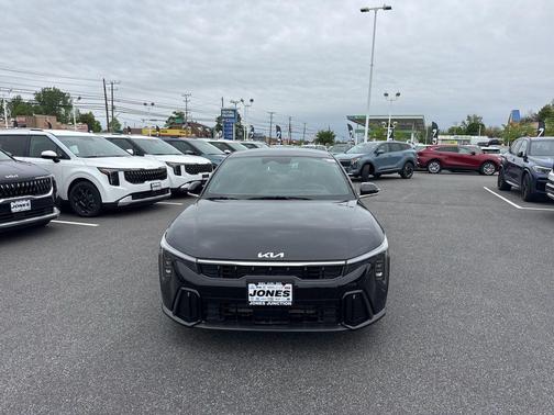 Aurora Black Pearl 2026 Kia K4 GT-Line