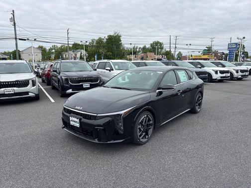 Aurora Black Pearl 2026 Kia K4 GT-Line