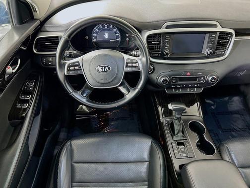 Everlasting Silver 2020 Kia Sorento EX
