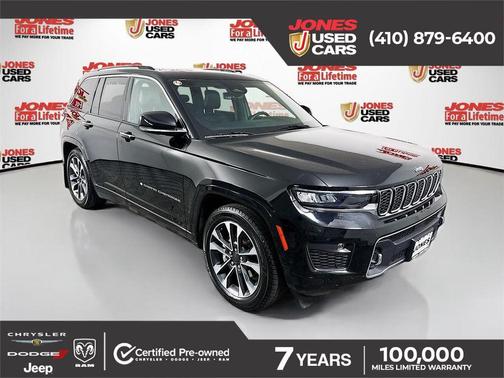 Diamond Black Crystal Pearlcoat 2023 Jeep Grand Cherokee Overland