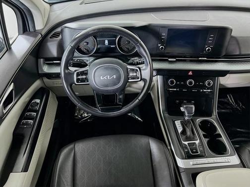 2023 Kia Carnival LX