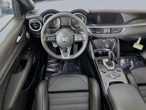 2023 Alfa Romeo Stelvio Estrema AWD