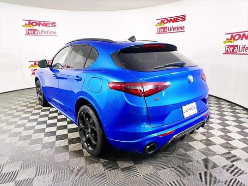 2023 Alfa Romeo Stelvio Estrema AWD