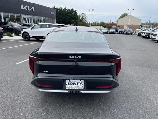 2025 Kia K4 LX