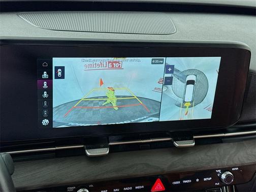 2023 Kia Carnival SX