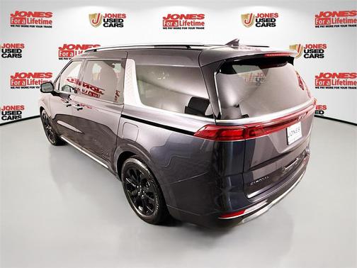 2023 Kia Carnival SX
